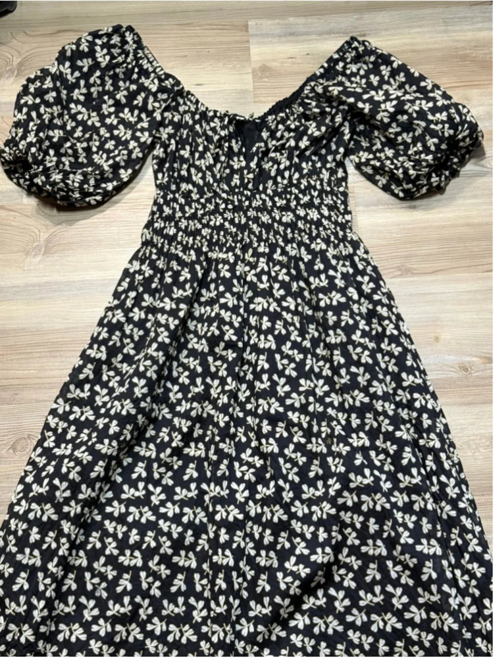 Women's Tory Burch Smocked Midi Dress in Black Little Leaves Size S